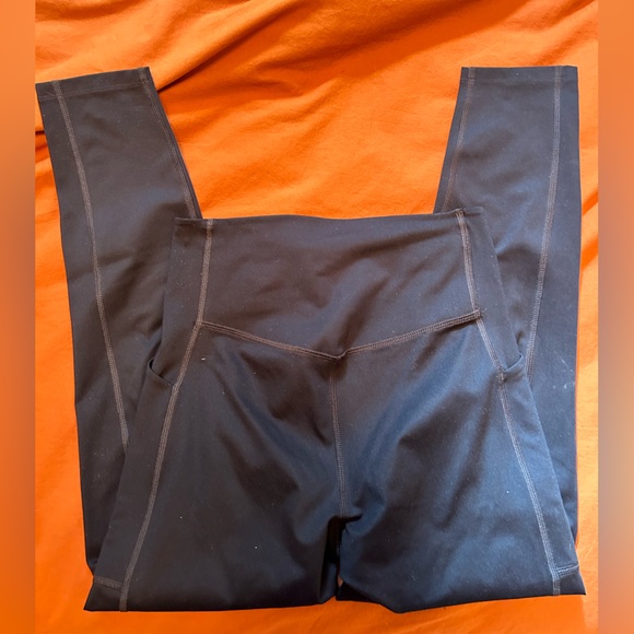 Girlfriend Collective black high rise compressive pocket leggings - Picture 6 of 8